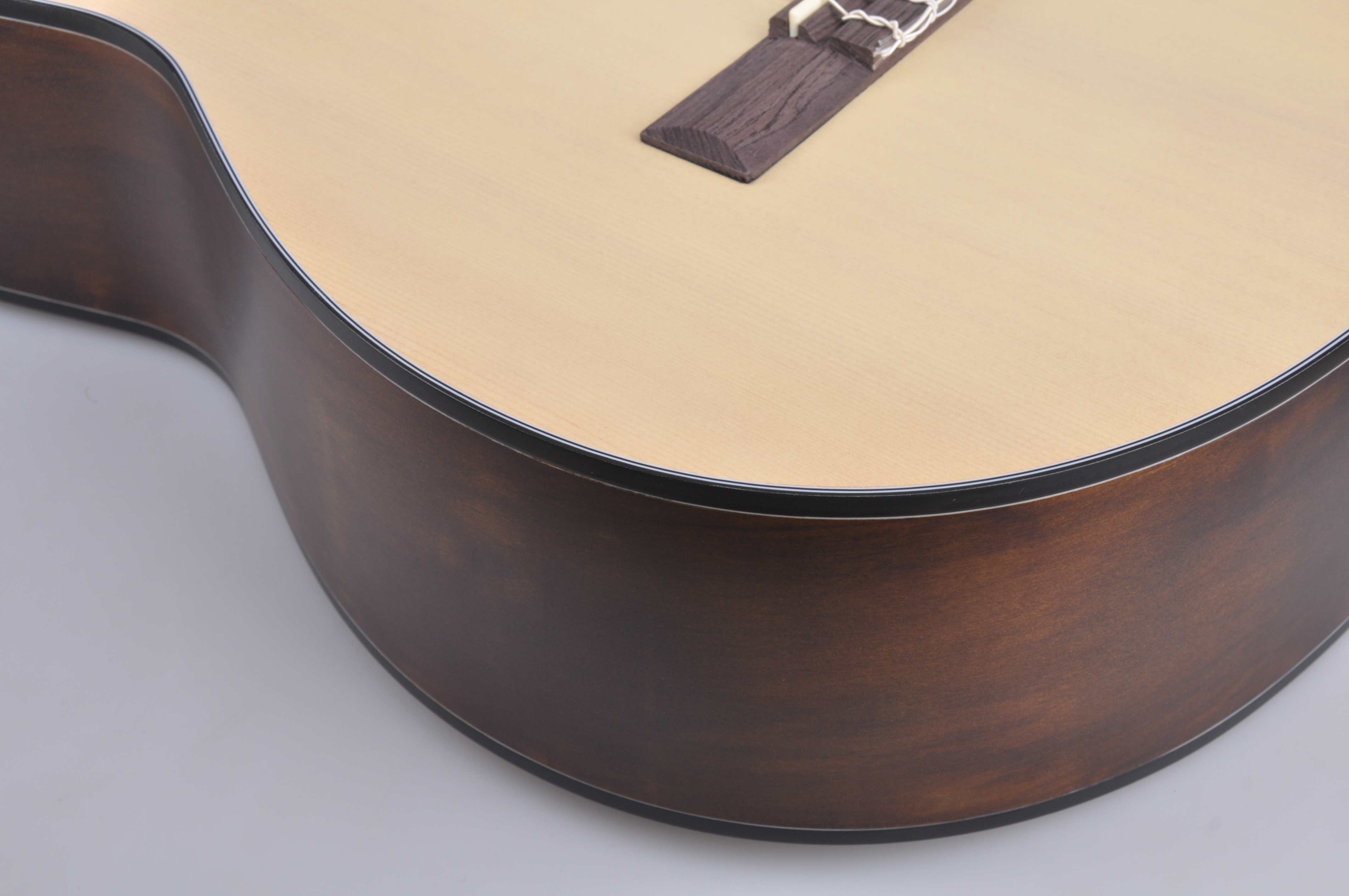 Guitarra clásica de color natural con encuadernación ABS de 39 pulgadas (ACM-H10)